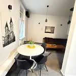 Old Town Luxe Living Apartment *
